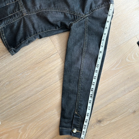 Bandolinoblu Faded Black Denim, Embellished Button, Ruffle Back Jacket, Petite M - Picture 7 of 8